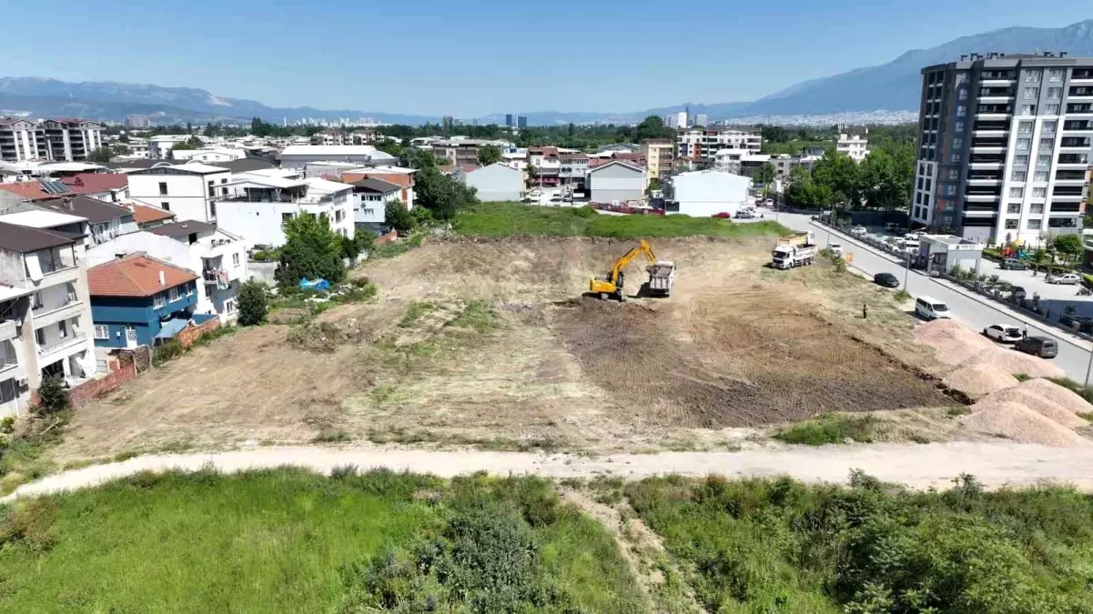 Bursa\'da Gençlere Yeni Futbol Sahası ve Spor Tesisi Müjdesi