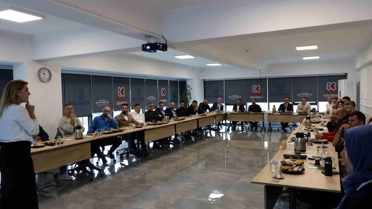 Kocaeli Büyükşehir Belediyesi\'nden Yönetici Eğitim Programı