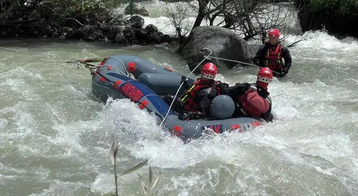 Hakkari\'de Kaybolan Genç İçin Arama Kurtarma Çalışmaları Devam Ediyor