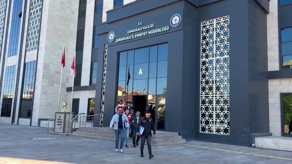 74 Yaşındaki Öğretmene 25 Milyon TL Dolandırdılar