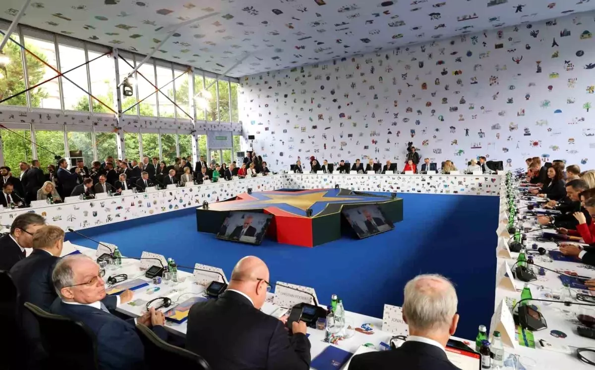 Erdoğan: "Ukrayna\'da silahların susması ve barış zemininin oluşturulması için kritik bir dönemeçteyiz"