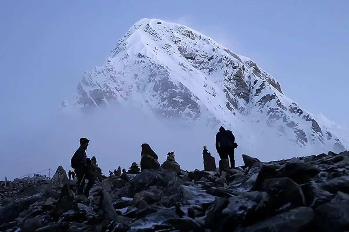 Hint dağcı Everest Dağı\'nın zirvesinde hayatını kaybetti