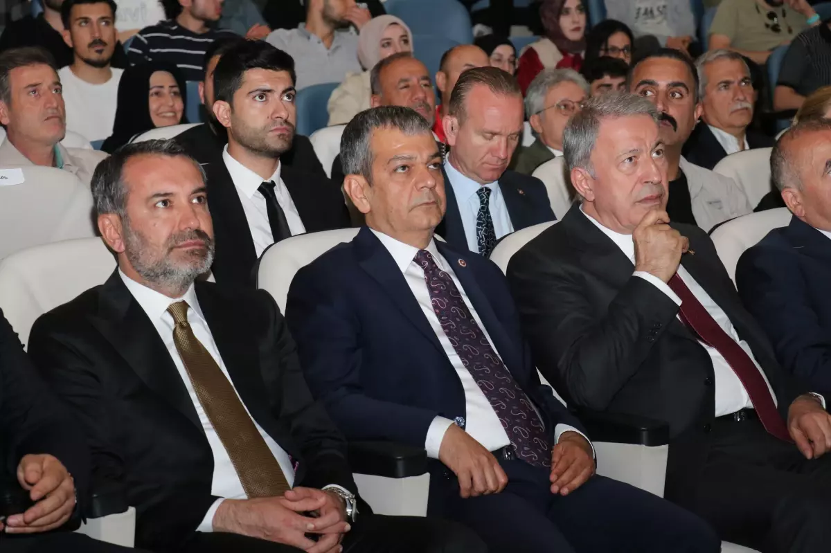 Akar, Elazığ\'da Güvenlik Politikasını Tartıştı