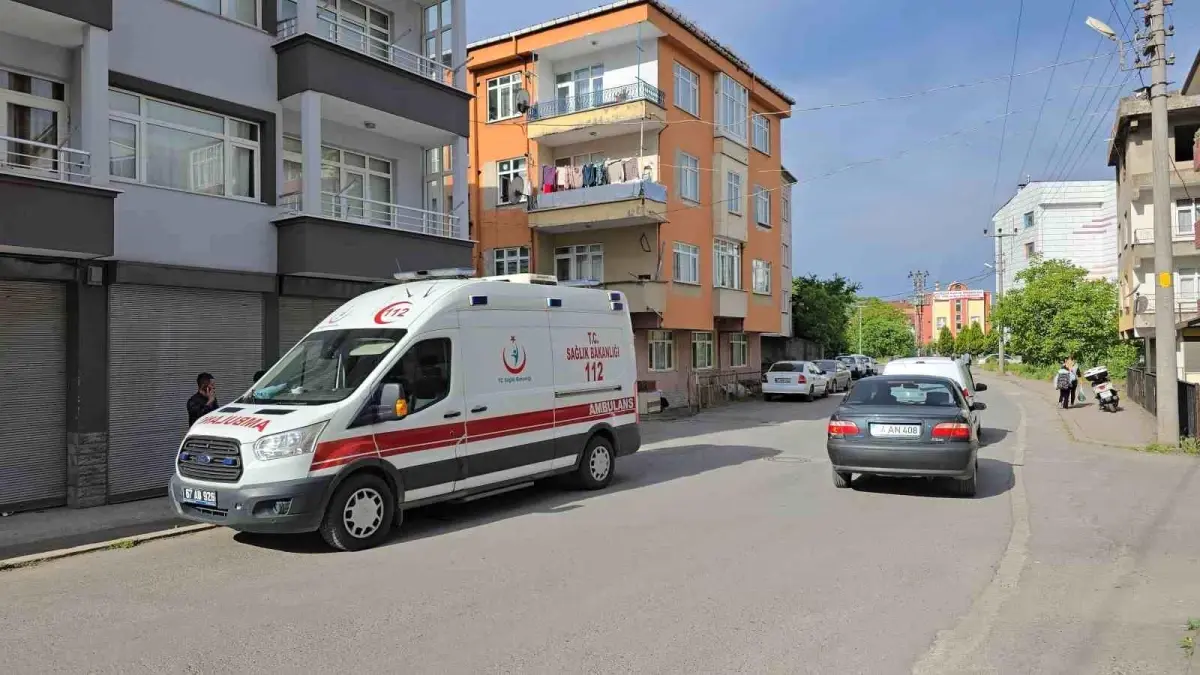 Sinir Krizi Geçiren Apartman Sakini Olay Yarattı