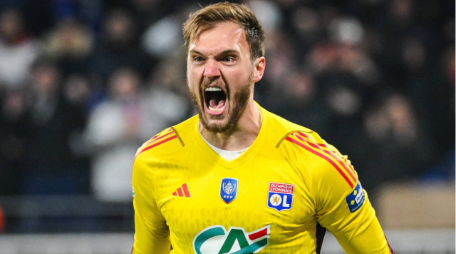 Livakovic'in kalemini kıran Fenerbahçe, Galatasaray'ın istediği kaleciyi alıyor