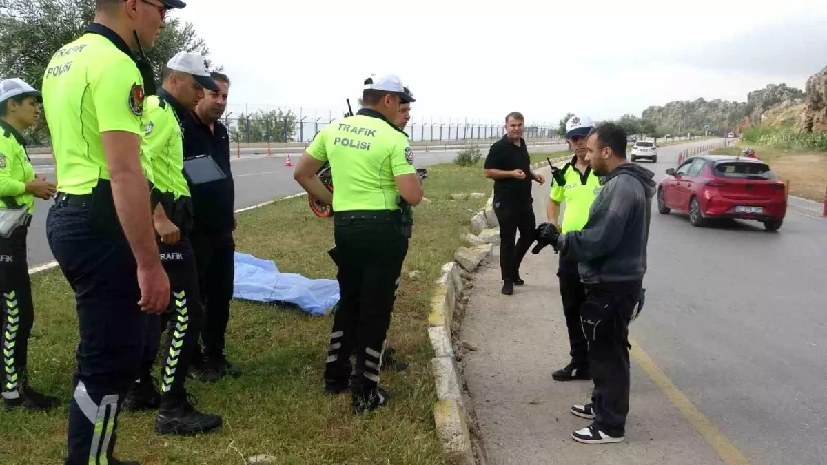 Antalya\'da Motosiklet Kazası: Genç Sürücü Hayatını Kaybetti