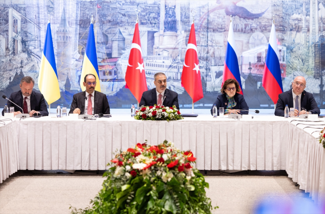 Trump, Körfez ülkelerinden 3 trilyon doları aşan yatırım ve silah anlaşmalarıyla dönüyor