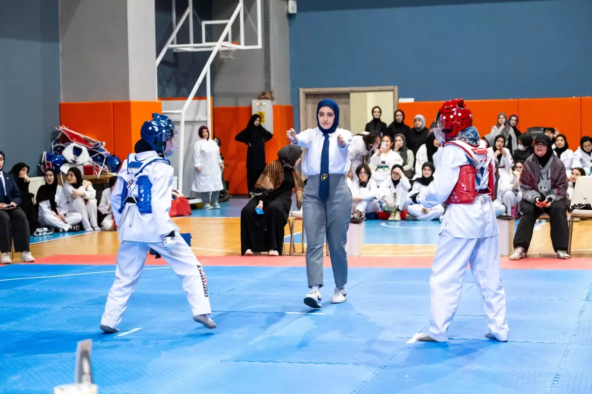 TÜRGEV Ortaöğretim Yurtları Arası Teakwondo Turnuvası Heyecanı