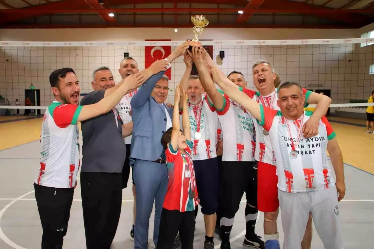 Köşk Voleybol Turnuvası\'nda Şampiyon Milli Eğitim