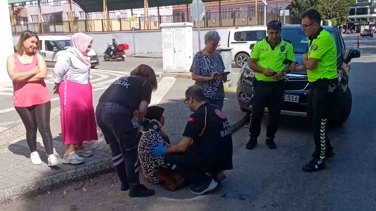 Antalya\'da Yaya Geçidinde Kaza