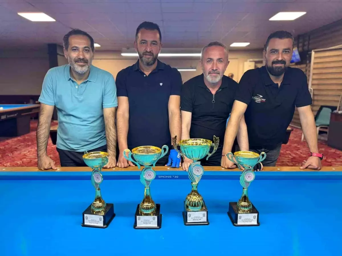 Düzce\'de 3 Bant Bilardo Turnuvası Tamamlandı