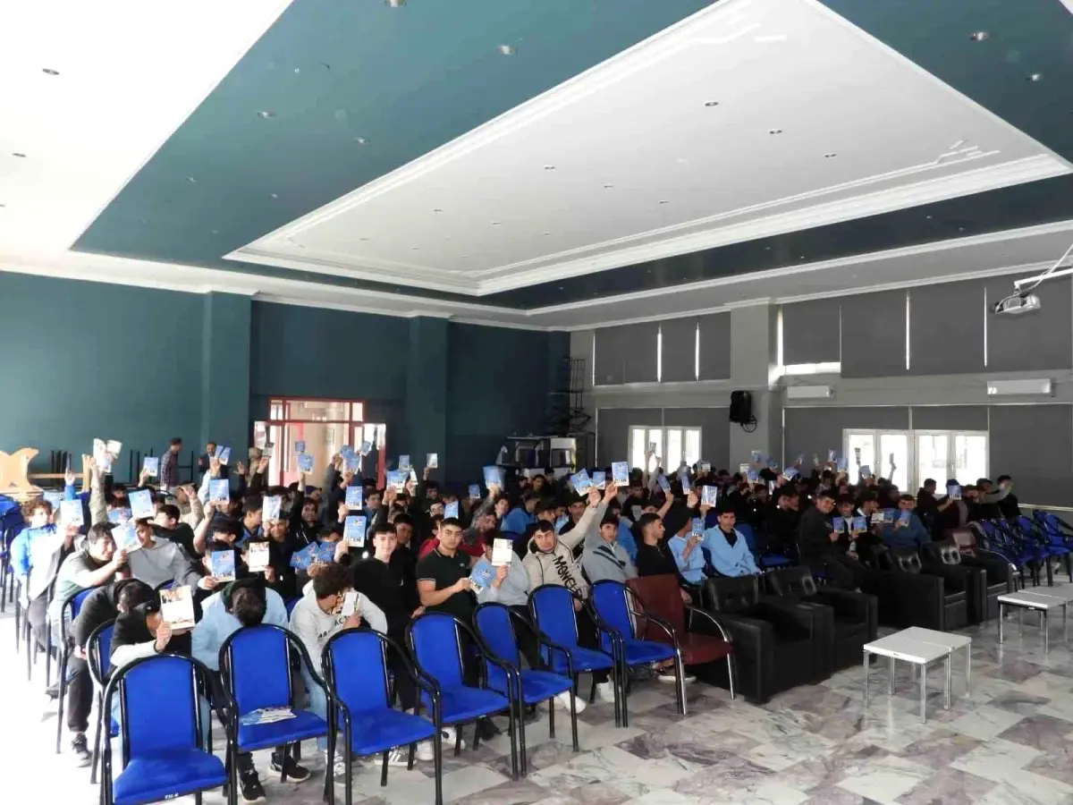 Erzincan\'da \'Gençlik ve Güvenli Gelecek\' Projesi