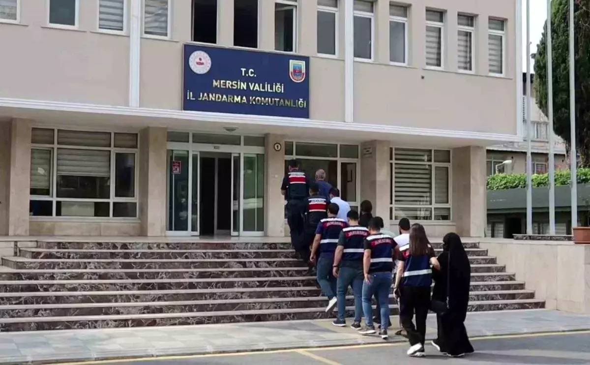 DEAŞ\'a Finans Sağlayan 10 Şüpheli Yakalandı