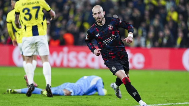 Fenerbahçe'yi Avrupa'dan eden futbolcu Süper Lig devine imzayı atıyor