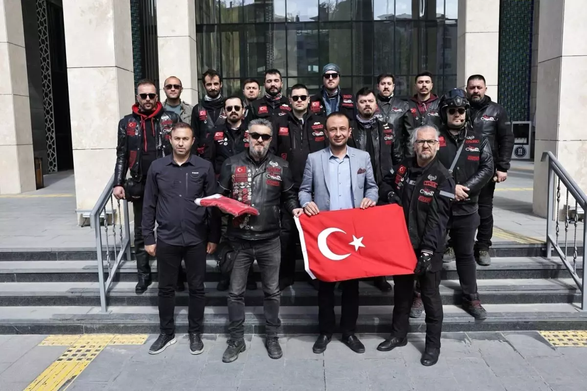 Kütahya\'dan Anıtkabir\'e Türk Bayrağı Yolculuğu