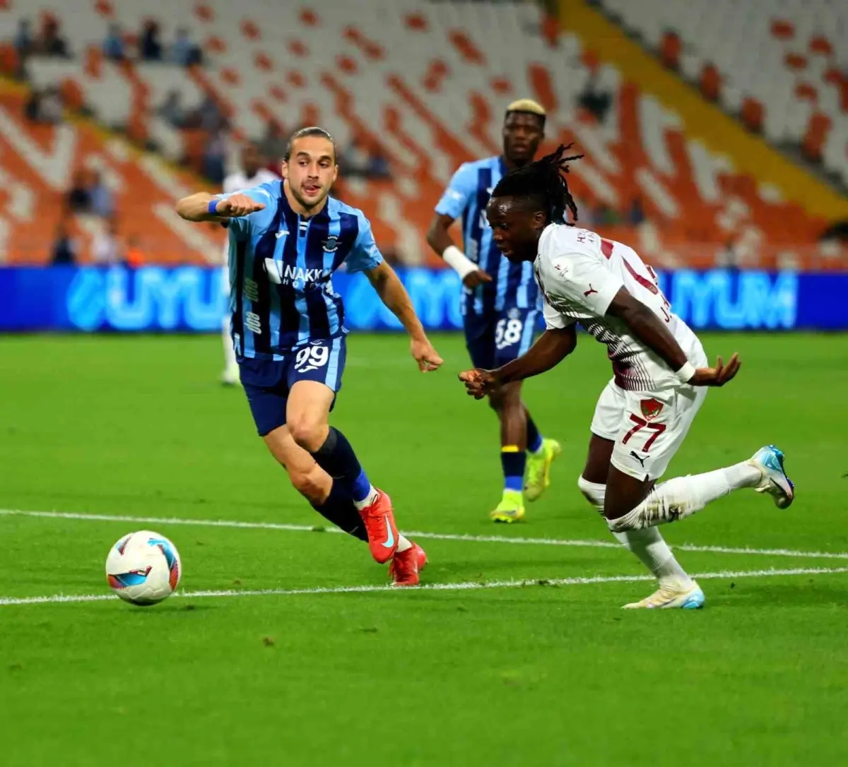 Hatayspor, Adana Demirspor\'u 3-0 Geçti