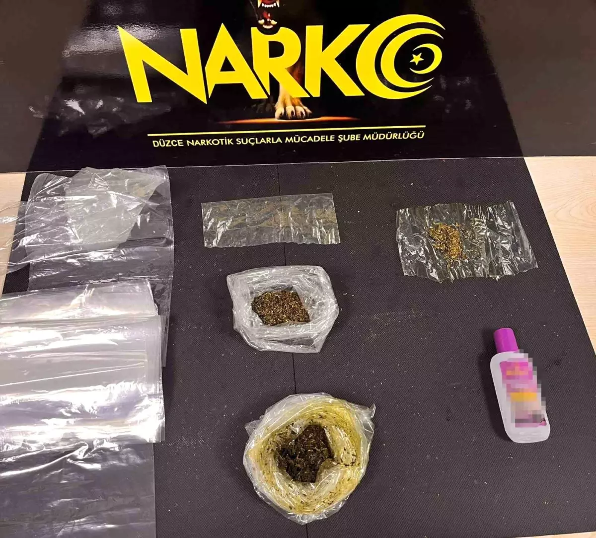 Düzce\'de Uyuşturucu Operasyonu: 4 Kişi Yakalandı