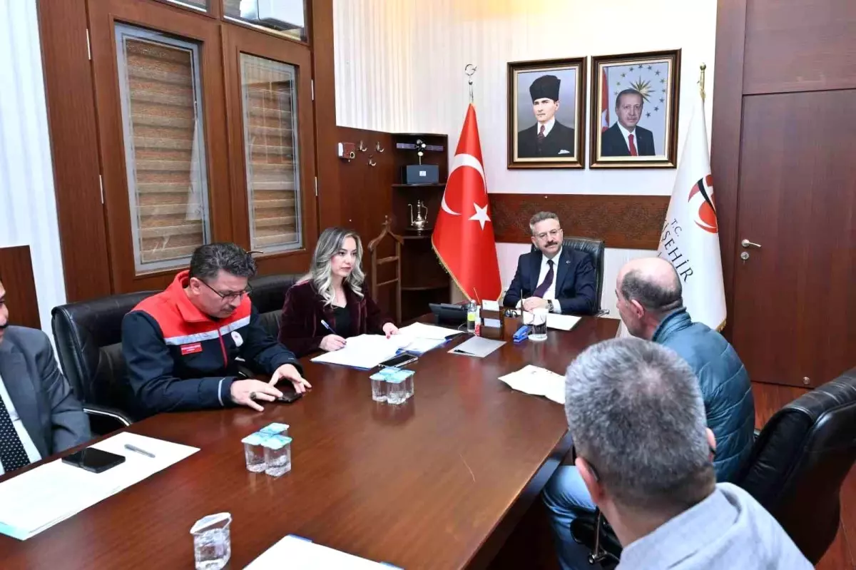 Vali Aksoy Halk Günü\'nde Vatandaşları Dinledi