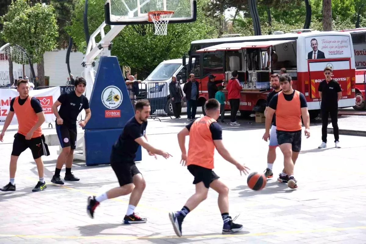 Bolu\'da Gençlik Şöleni Coşkuyla Kutlandı