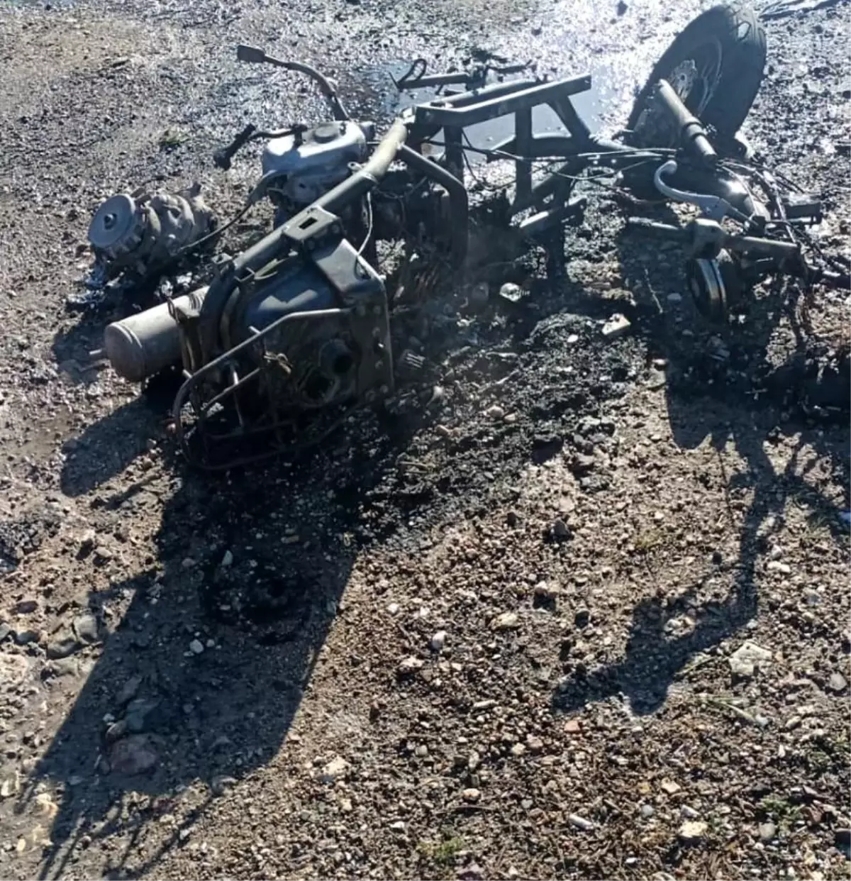 Çankırı\'da Yangın: Otomobil ve Motosiklet Alev Alev