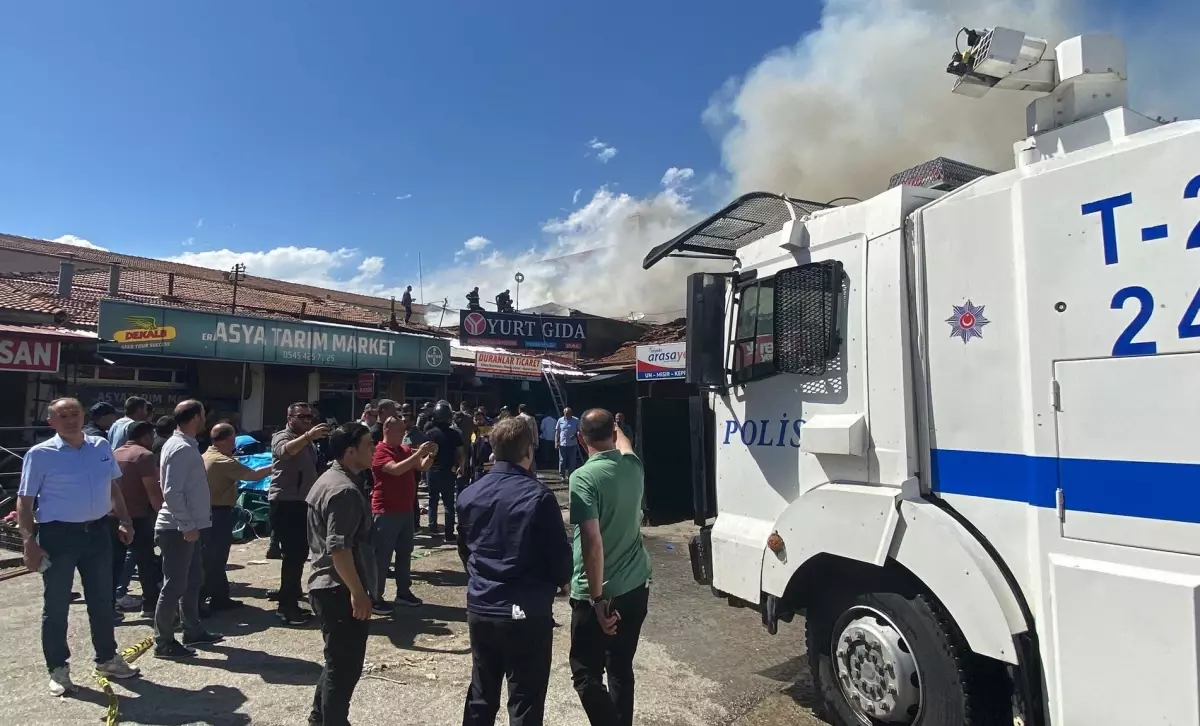 Erzincan\'da Yangın 20 İş Yerini Vurdu