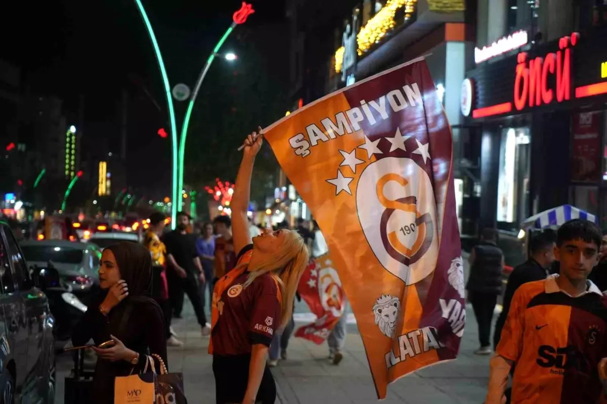 Galatasaray Şampiyonluğu Muş\'ta Coşkuyla Kutlandı