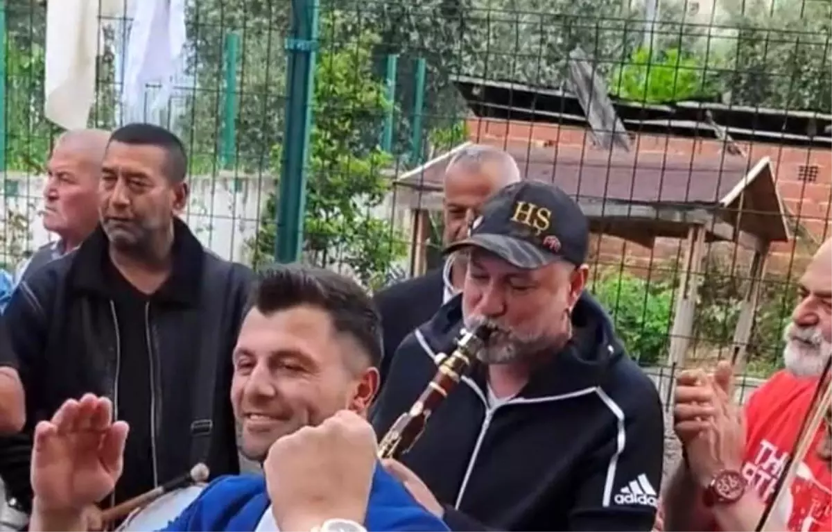 Hüsnü Şenlendirici İznik\'te Düğün Coşkusu Yaşattı