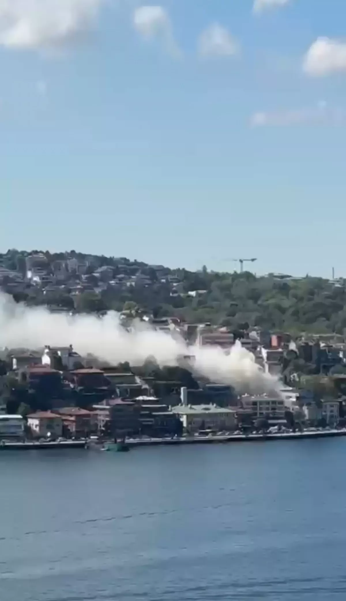 Sarıyer\'de Ahşap Binada Yangın