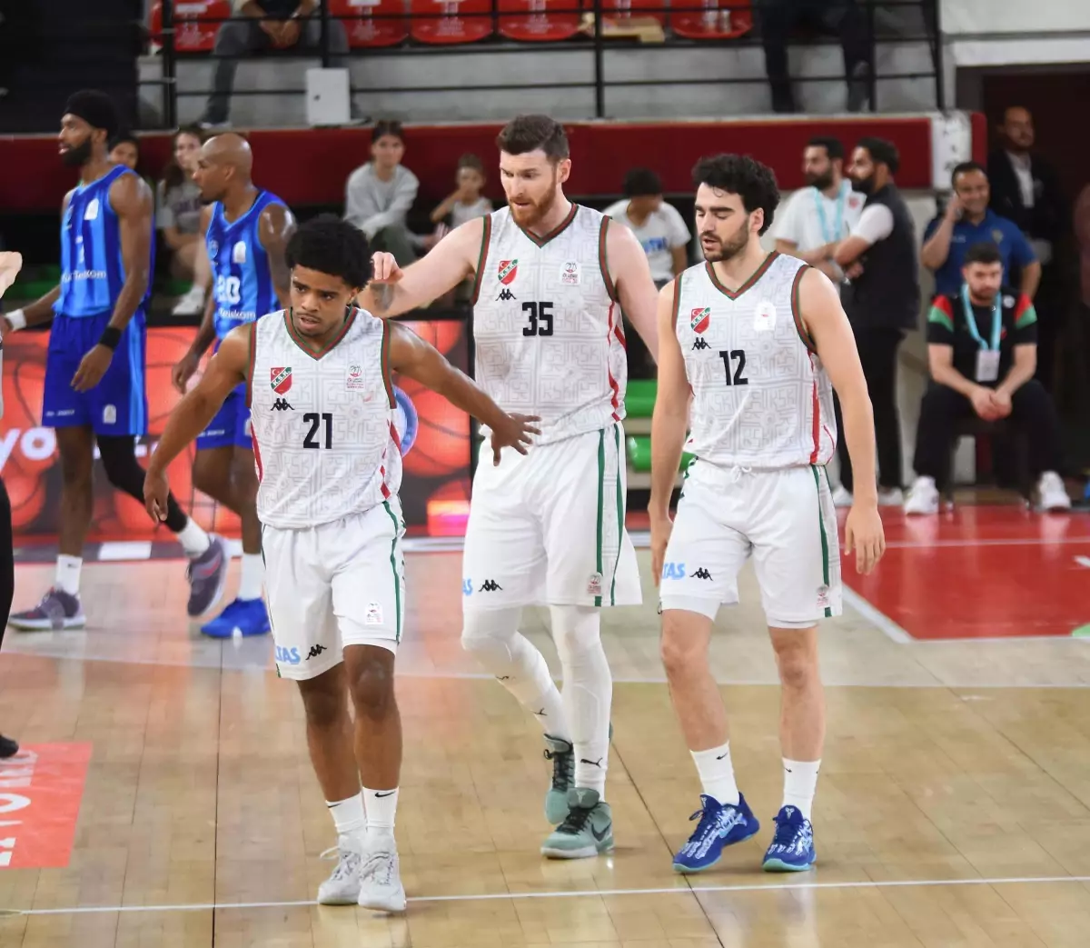 Karşıyaka Basketbol\'da Gelecek Belirsiz