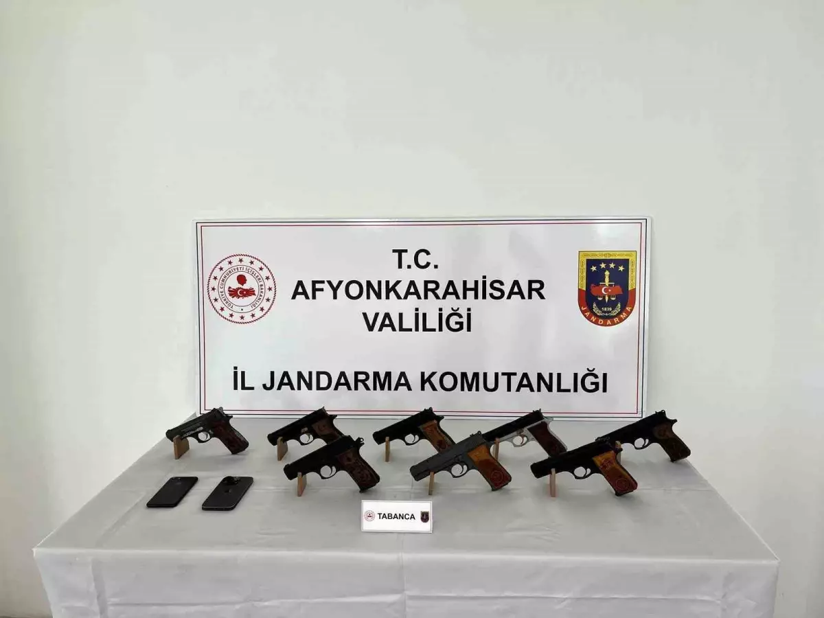 Afyonkarahisar\'da Silah Kaçakçılığı Operasyonu