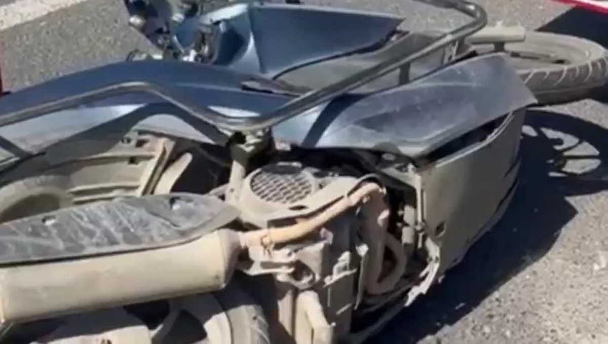 Düzce\'de Oto Kurtarıcıya Çarpan Motosiklet Sürücüsü Yaralandı
