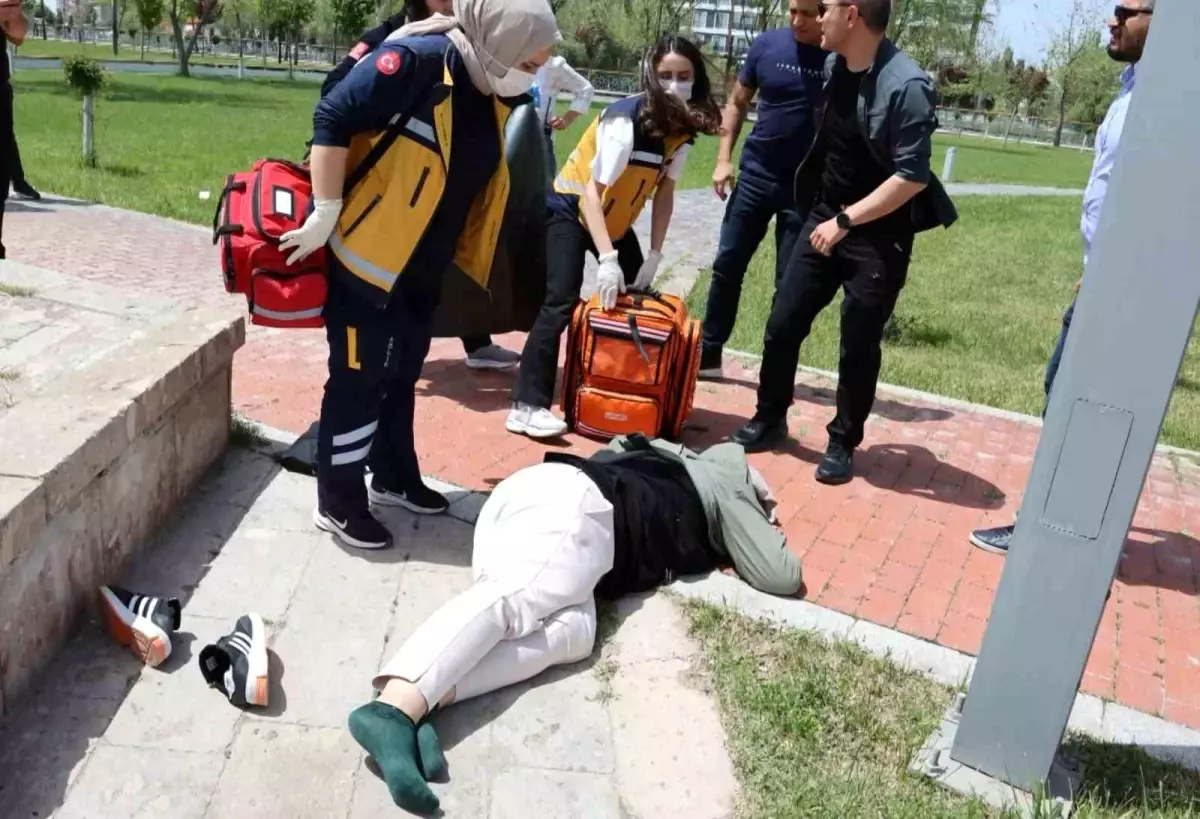 Aksaray\'da Kadın Kendini Vurdu