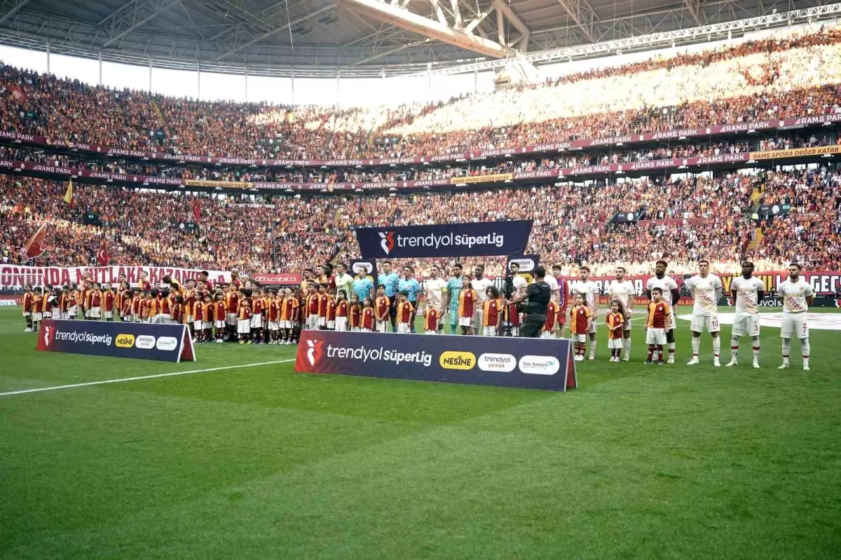 Galatasaray-Kayserispor: İlk 15 Dakika Golsüz Geçti