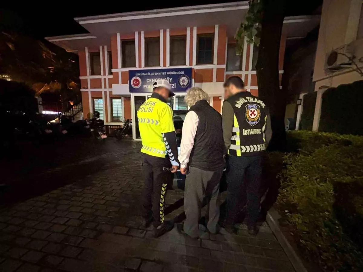 Üsküdar\'da Kaza: İETT Otobüsünden Yağ Sızdı