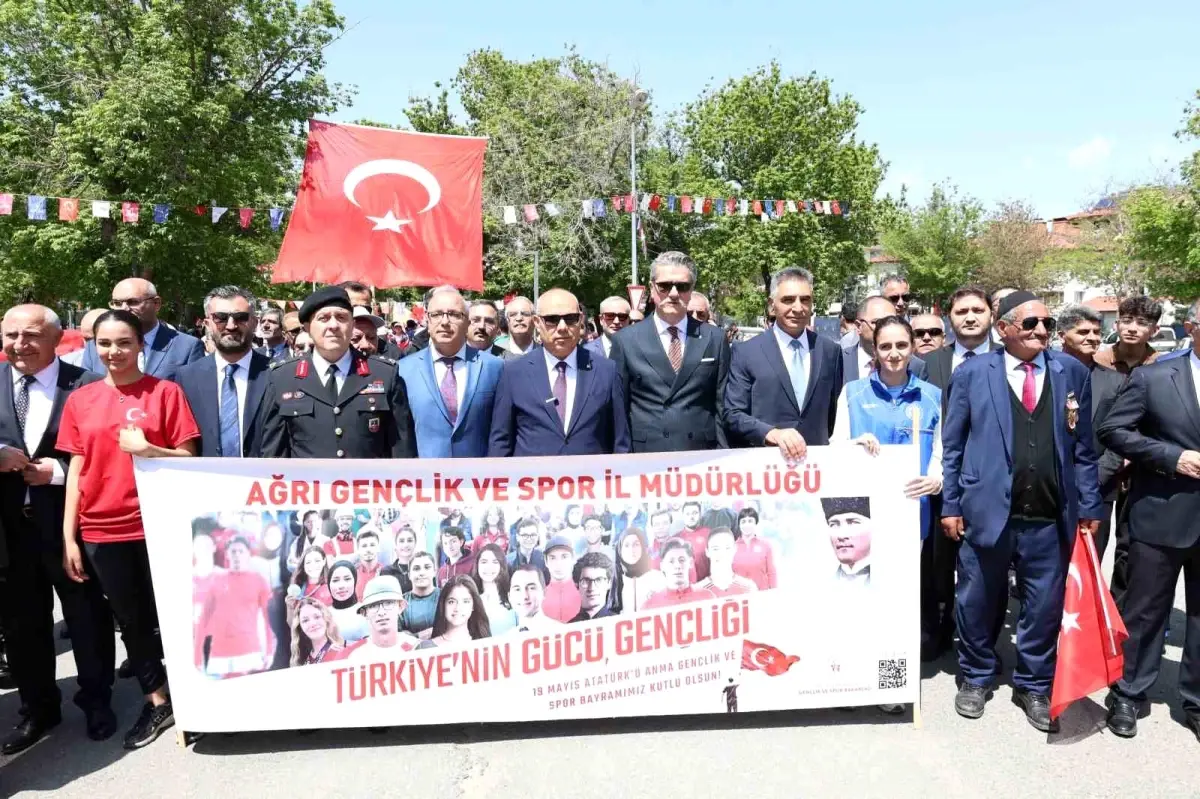 Ağrı\'da 19 Mayıs, kortej yürüyüşü ve sportif etkinliklerle kutlandı