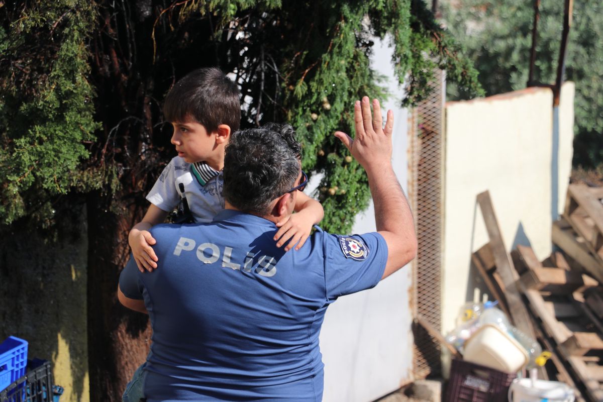 Antalya\'da Yangın: 8 Yaşındaki Umut Evde Değildi