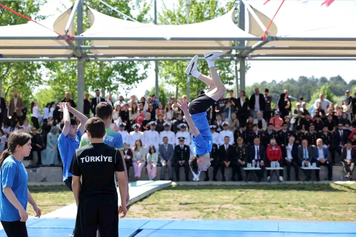 Arnavutköy\'de 19 Mayıs Gençlik ve Spor Bayramı Coşkuyla Kutlandı