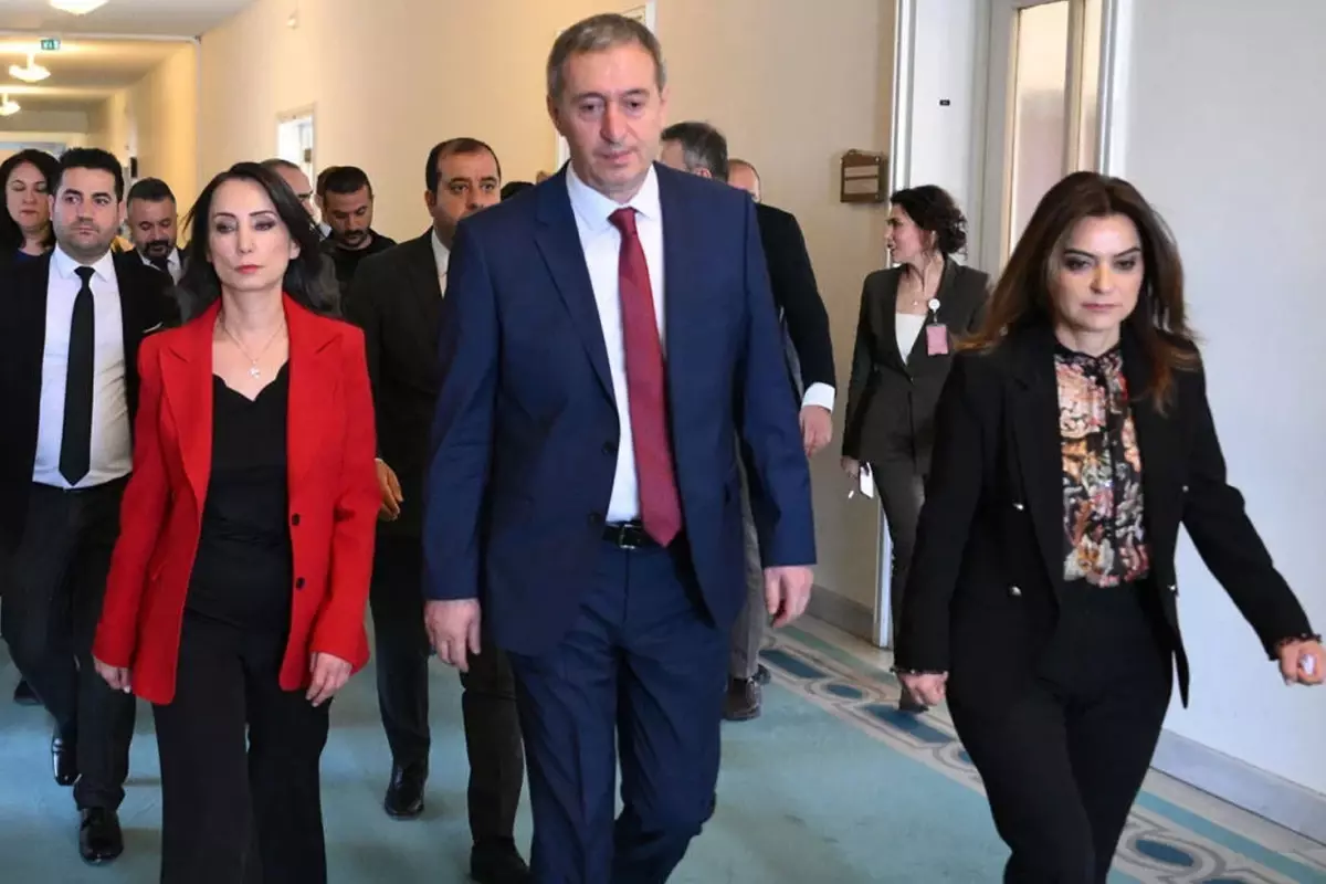 DEM heyeti, siyasi partiler turuna başladı! İlk ziyaret DEVA\'ya
