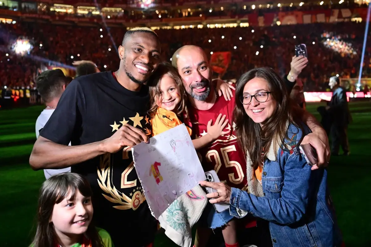 Galatasaray\'dan ayrılıyor mu? Osimhen\'den şampiyonluk sonrası transfer açıklaması