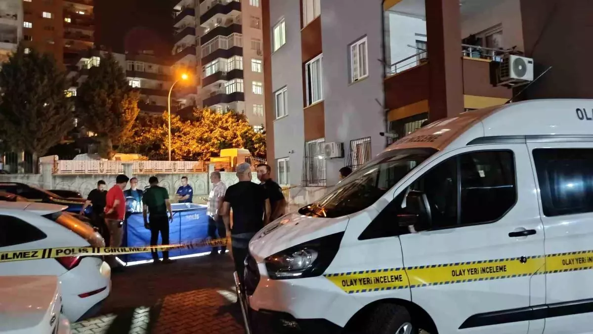 Adana\'da Korkunç Cinayet: Genç Kadın Bıçaklanarak Öldürüldü