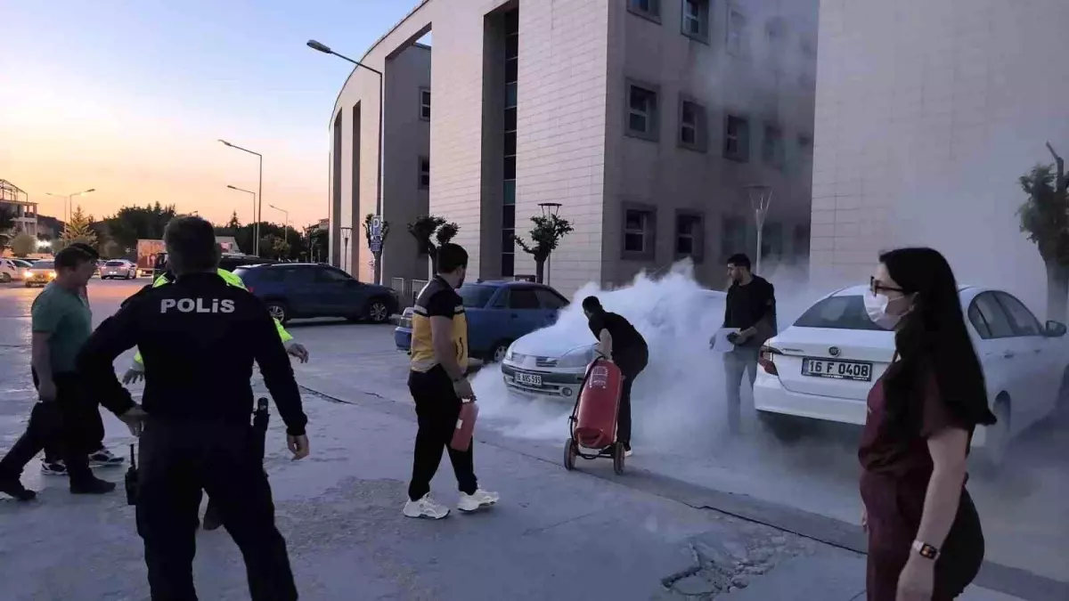 İnegöl Hastanesi Otoparkında Araç Yangını