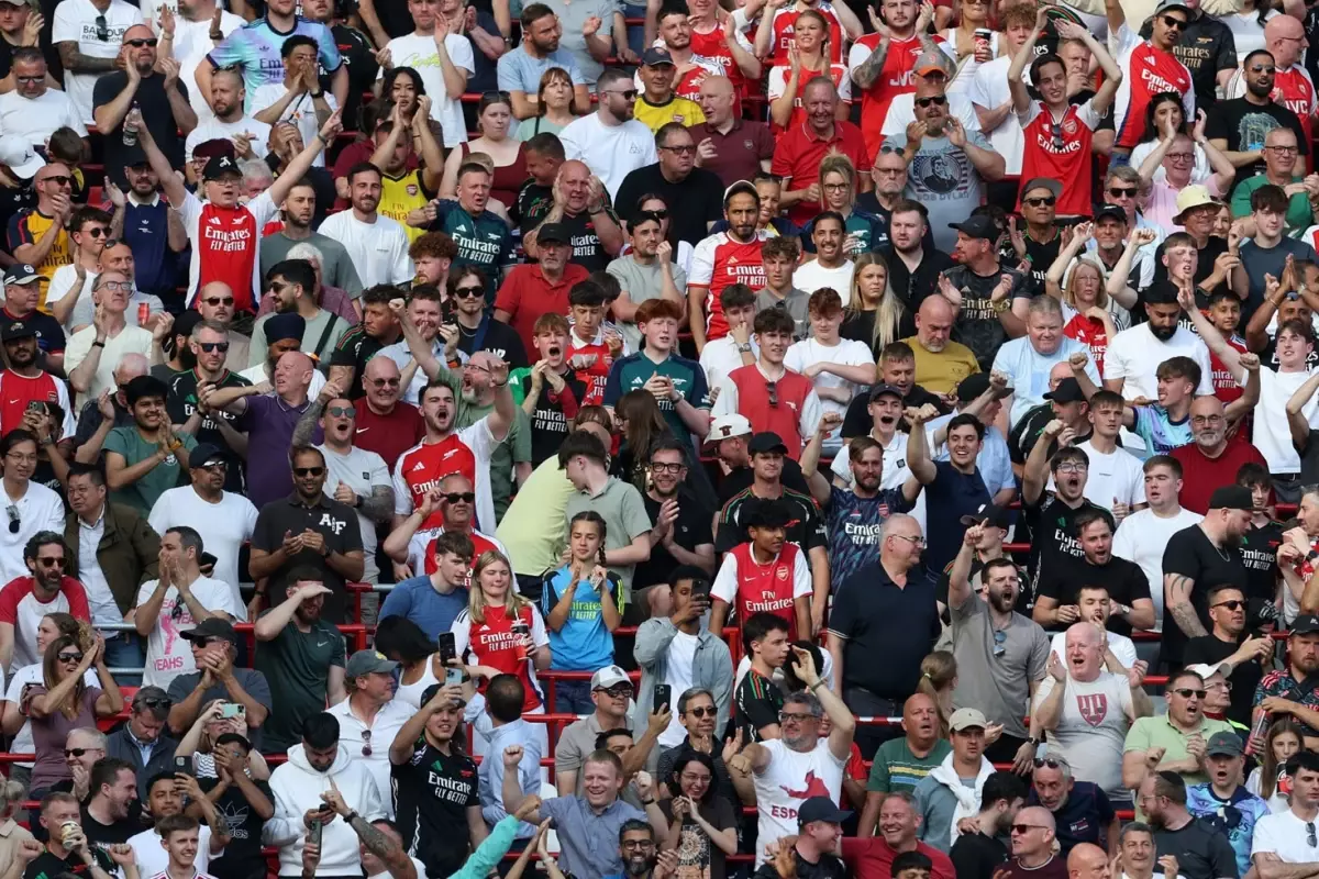 İngiliz devi Arsenal, Filistin\'e destek olan 22 yıllık çalışanını düşünmeden kovdu