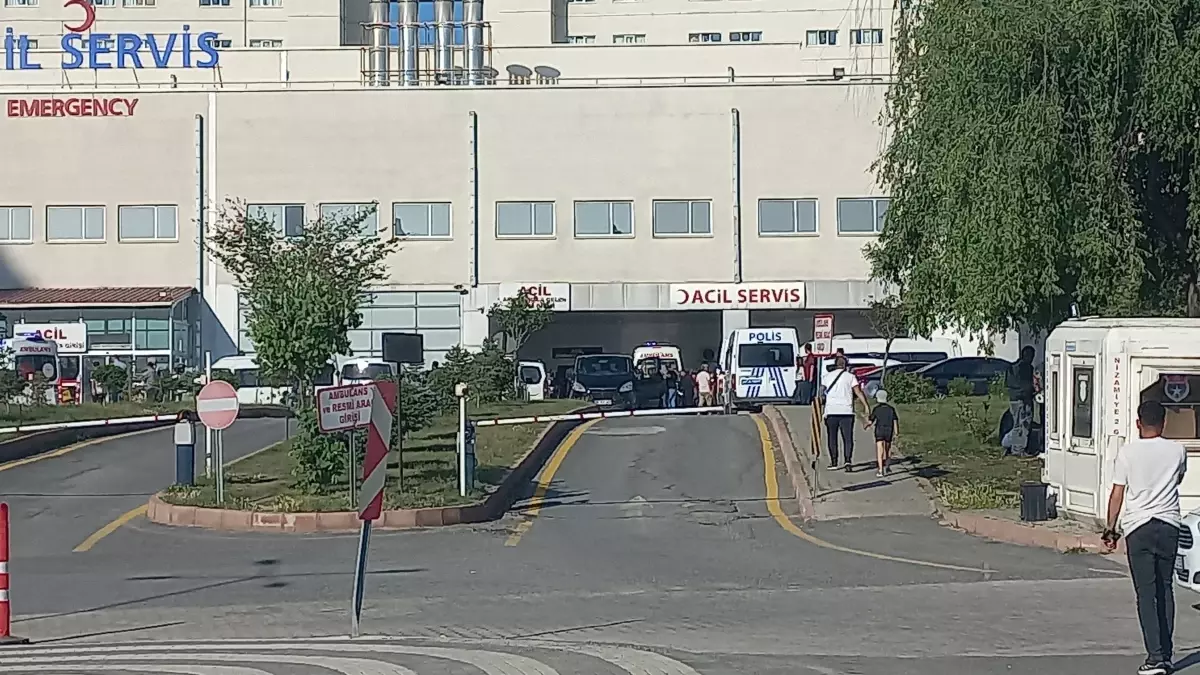 Malatya\'da Husumetli Akrabalar Arasında Kavga: 3 Yaralı