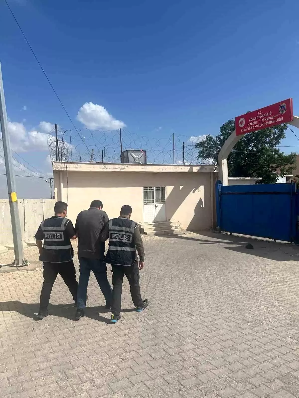 Mardin\'de Firari Suçlulara Operasyon: 16 Tutuklama