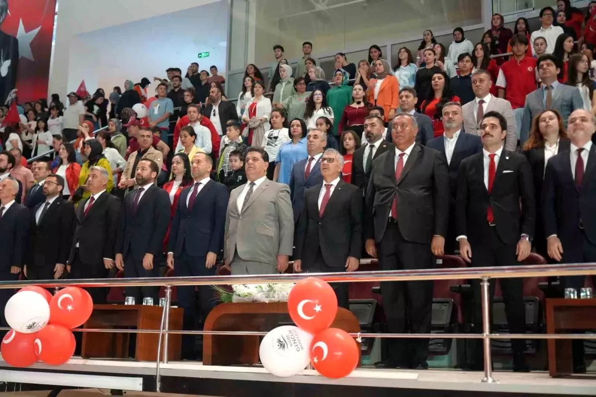 Niğde\'de 19 Mayıs Atatürk\'ü Anma ve Gençlik Spor Bayramı Coşkuyla Kutlandı