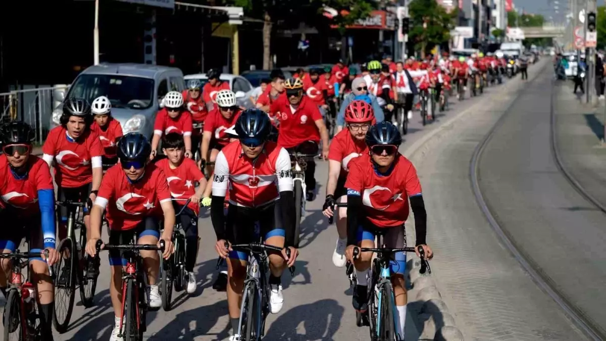 Kocaeli\'de 19 Mayıs Bisiklet Turu Coşkusu