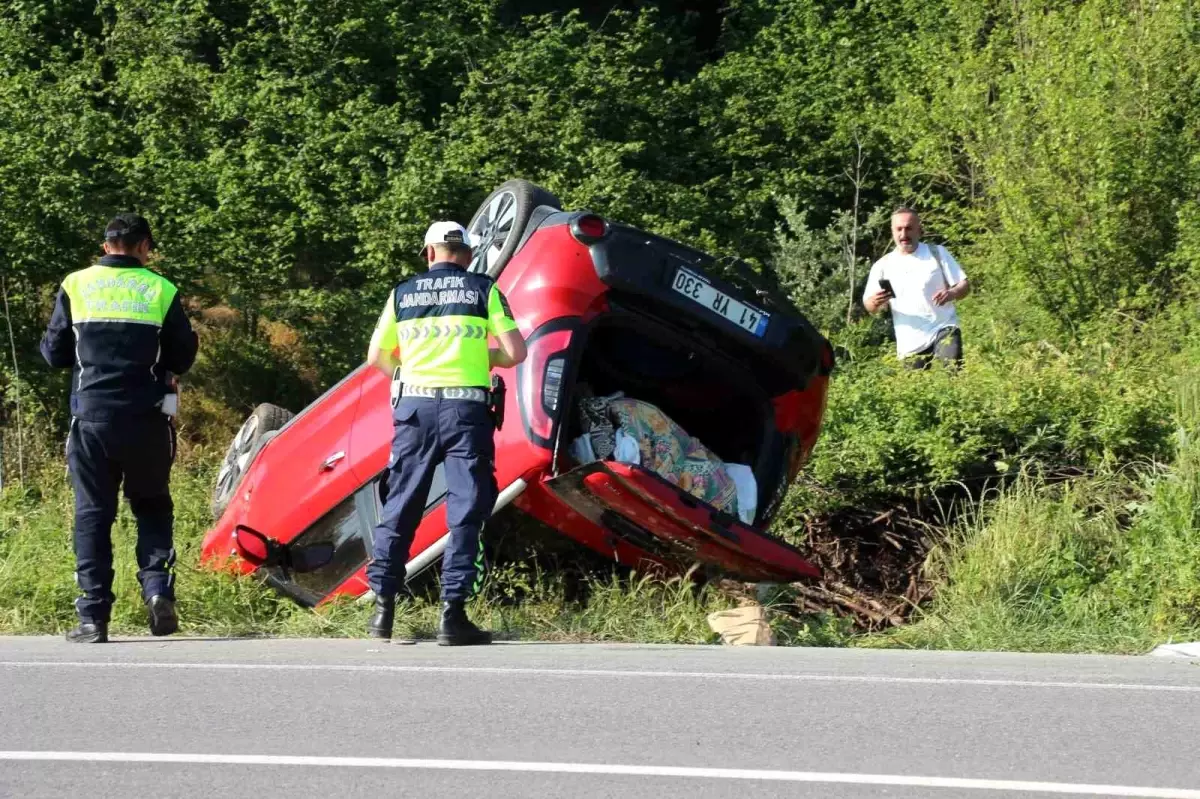 Sakarya\'da Takla Atan Araçta 4 Yaralı