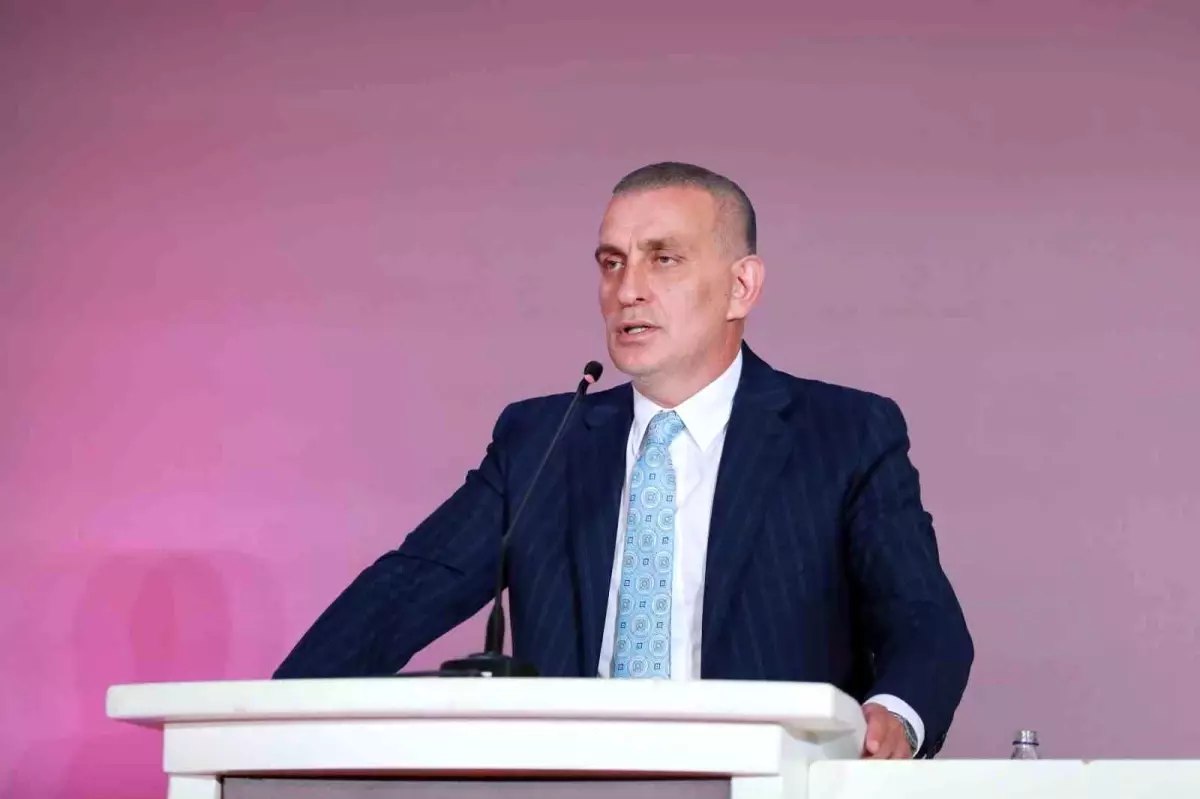 TFF Başkanı Hacıosmanoğlu\'ndan 19 Mayıs mesajı
