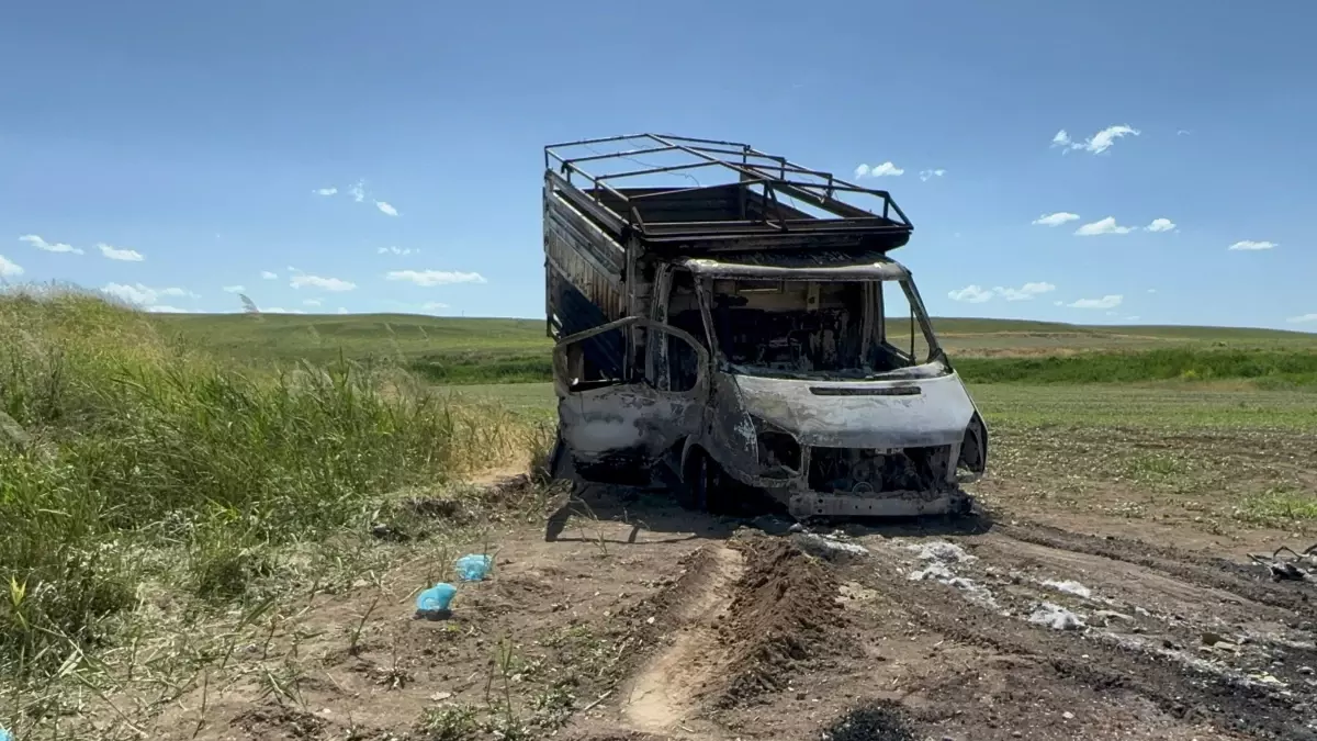 Diyarbakır\'da Kamyonette İki Ceset Bulundu