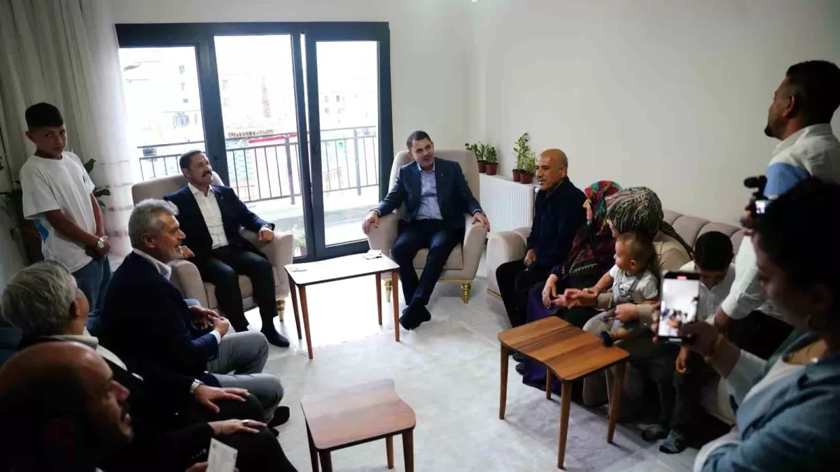 Kurum, Deprem Bölgesinde Konutları Ziyaret Etti